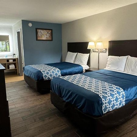Travelodge By Wyndham Γκέινσβιλ Εξωτερικό φωτογραφία