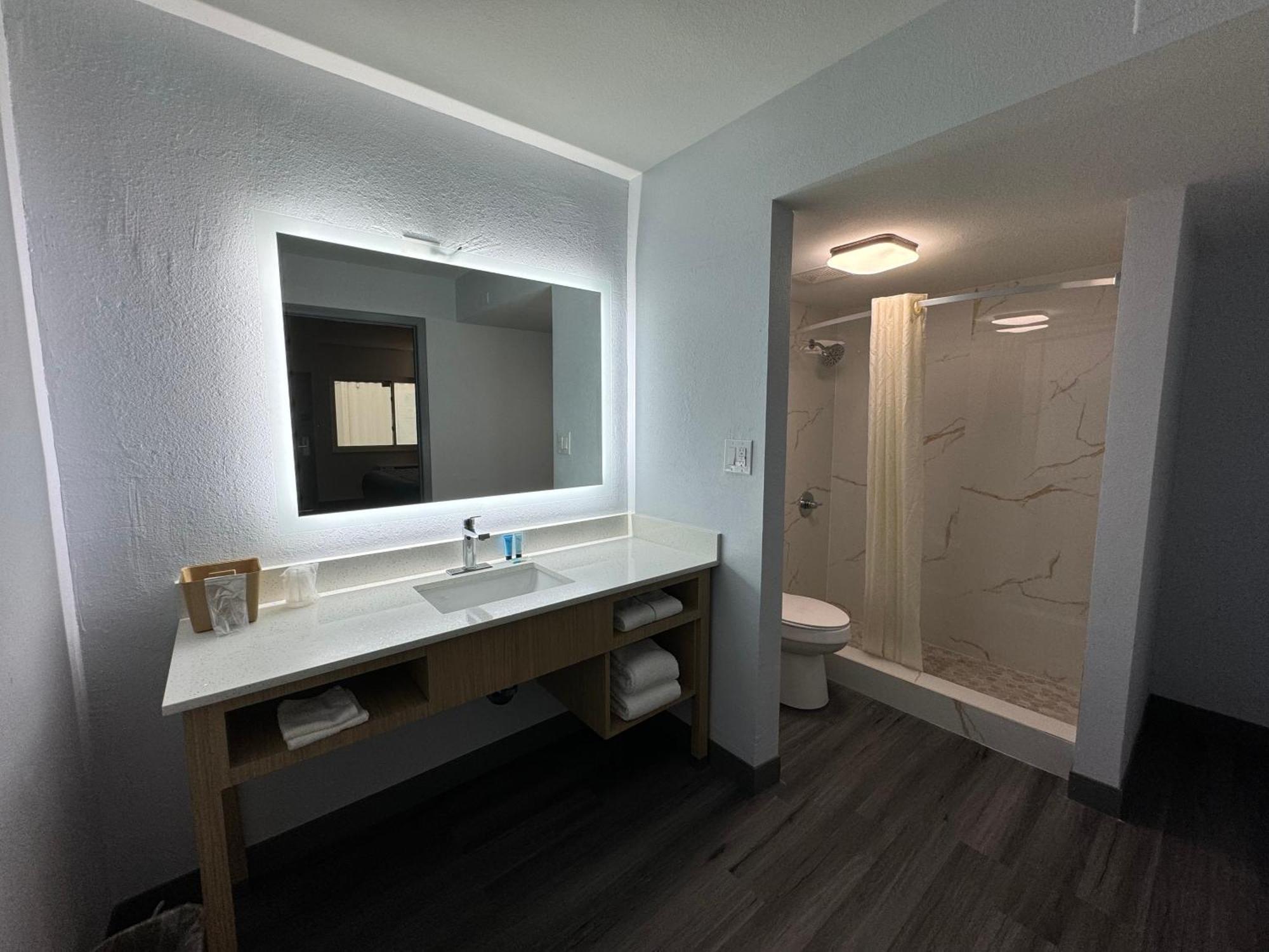 Travelodge By Wyndham Γκέινσβιλ Εξωτερικό φωτογραφία